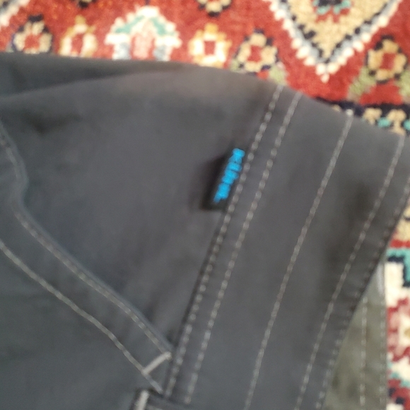 KUHL RENEGADE ROCK SHORTS. KOAL BLACK. SZ 42. UPF50+ WATER RESIST. - Picture 4 of 11